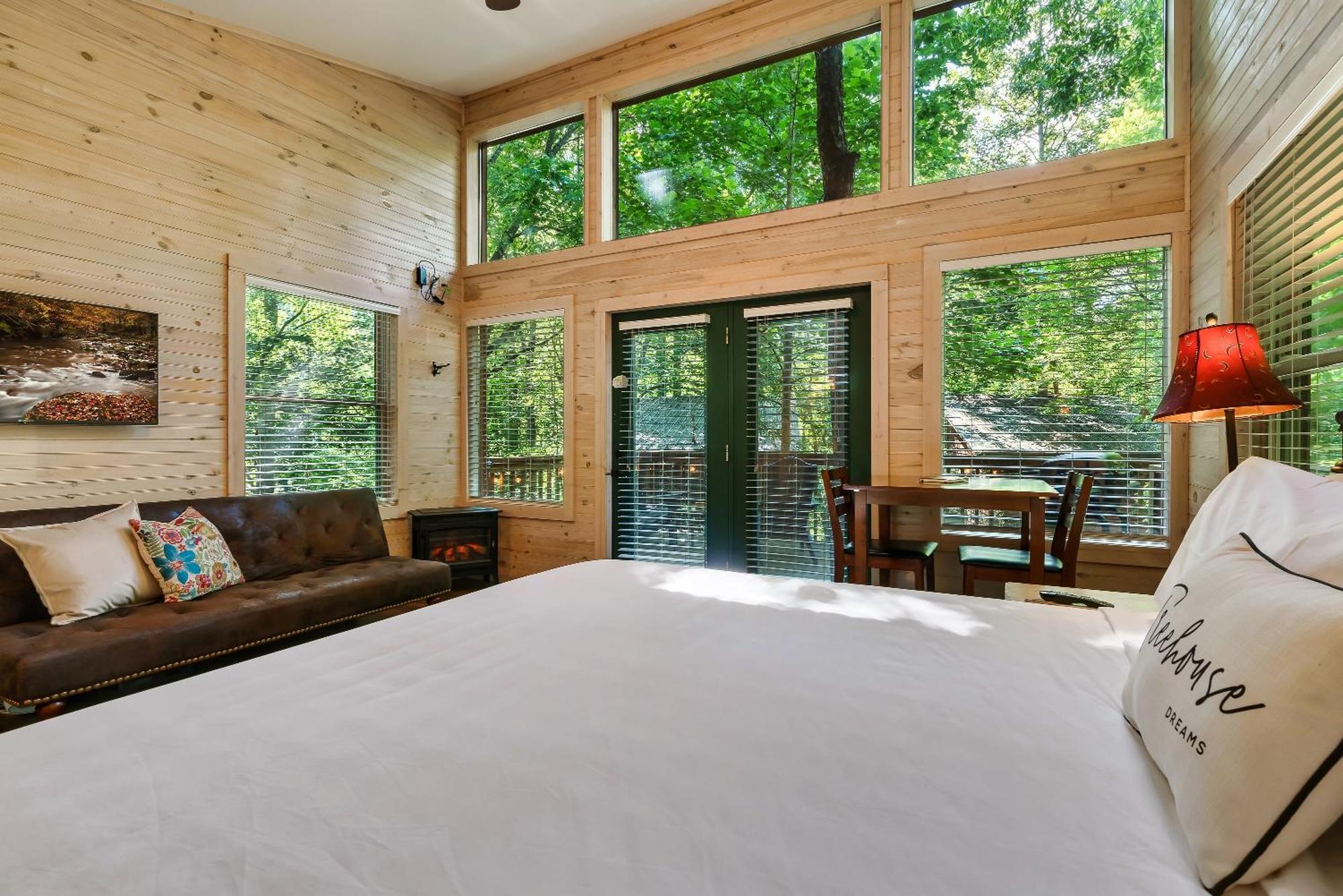 Rivers Edge Treehouses Robbinsville Bagian luar foto