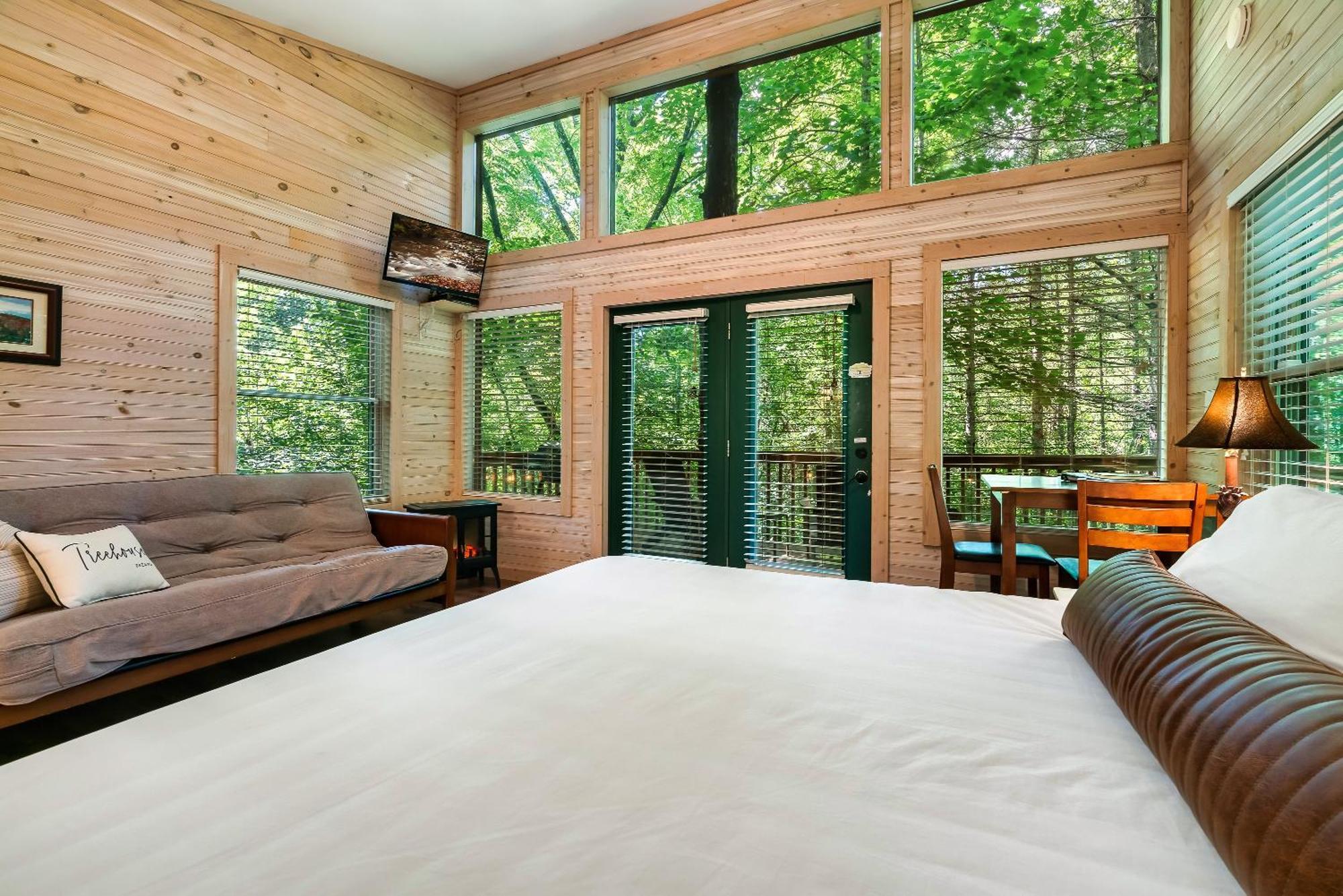 Rivers Edge Treehouses Robbinsville Bagian luar foto